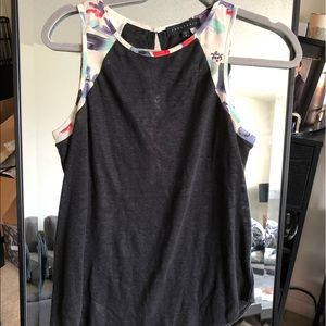 📣2/$35📣Sanctuary blk linen tank wfloral shoulder